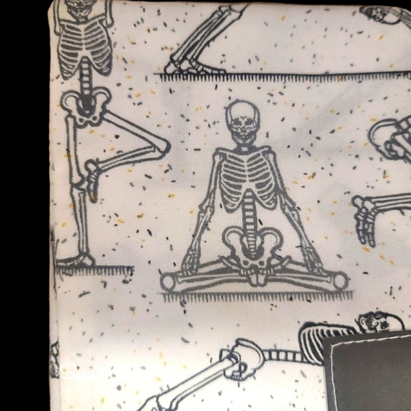2PC Halloween YOGA POSE Skeleton Standard Pillowcases By Skull & Bones New - Picture 3 of 4